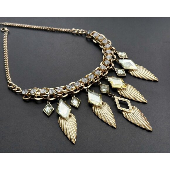 Unbranded Jewelry - Vintage gold tone leaf and Crystals choker necklace 16”
